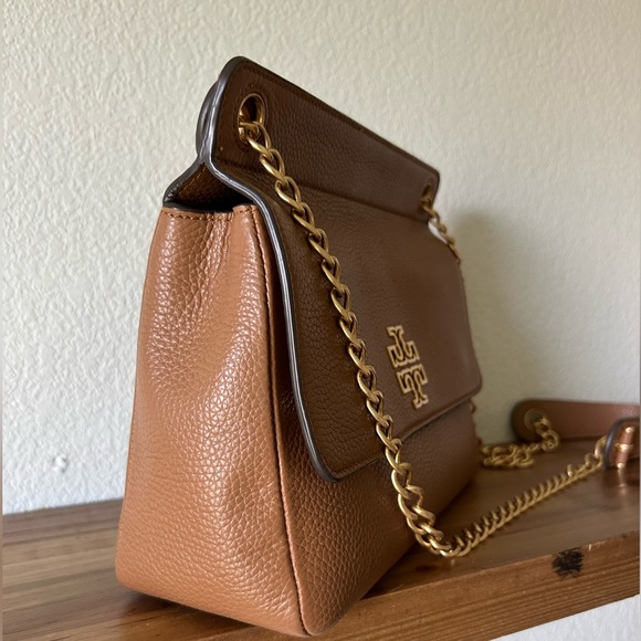 🎉Host pick!🎉{Tory Burch} Britten Flap Shoulder bag - Picture 8 of 11
